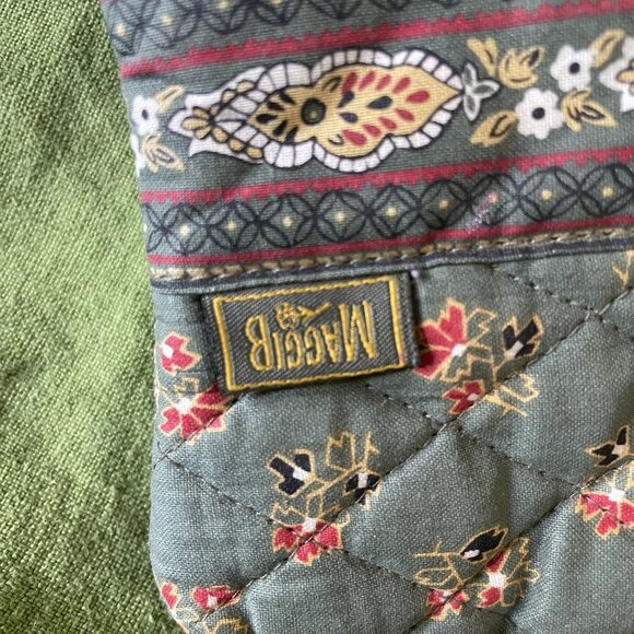 Vintage MaggiB Quilted Floral Two Compartment Belt Bag With Zipper Closures - Picture 2 of 8